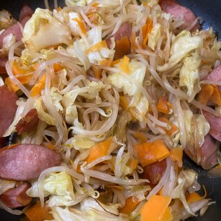 ガーリックソーセージで簡単旨み野菜炒め